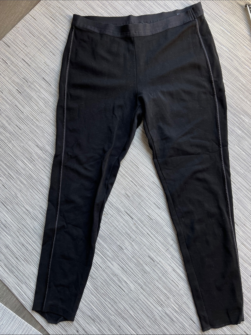Eileen Fisher Ponte Knit Black Leggings SZ M  Easy chic/Effortless
